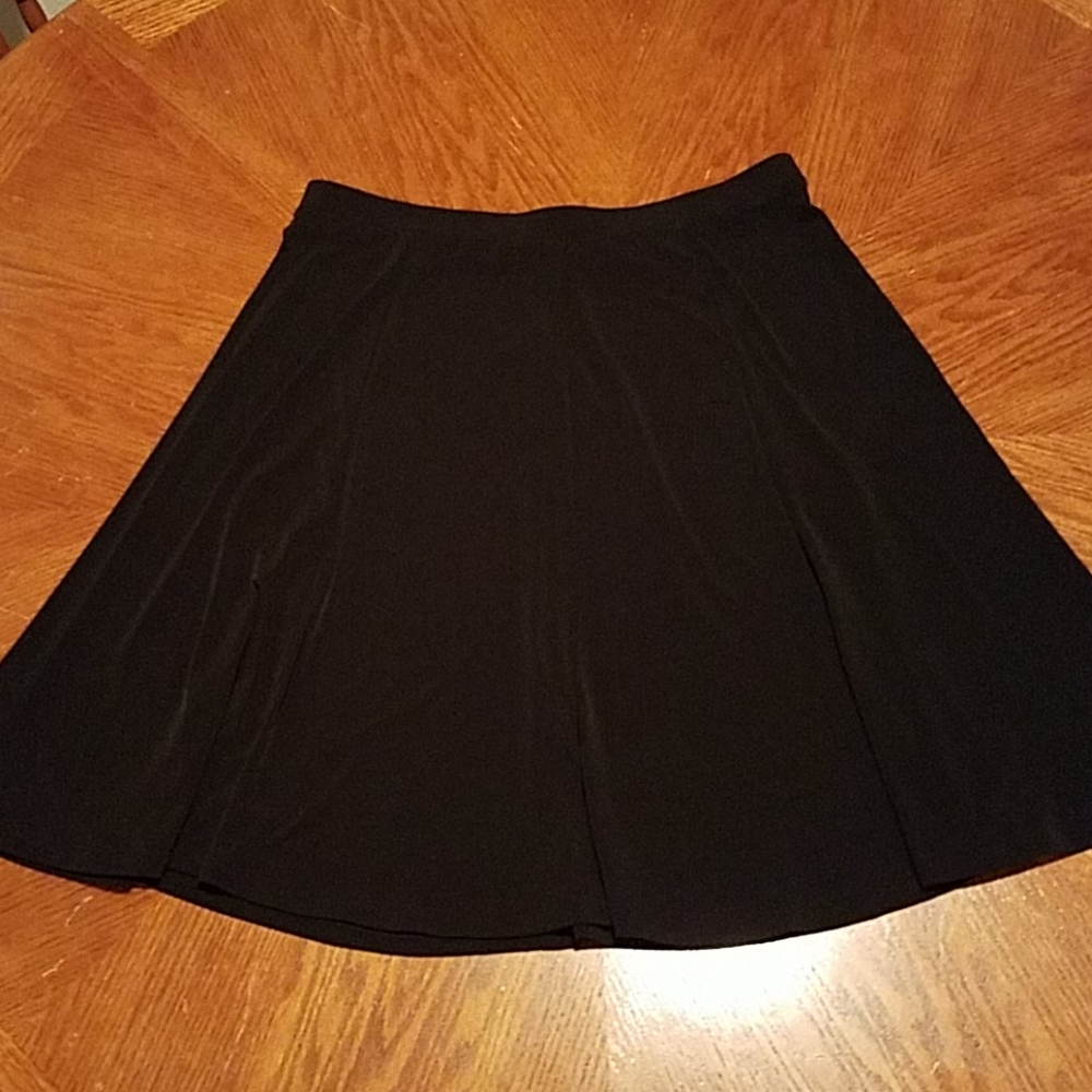 Liz Claiborne A-Line Fit N Flirty Skirt